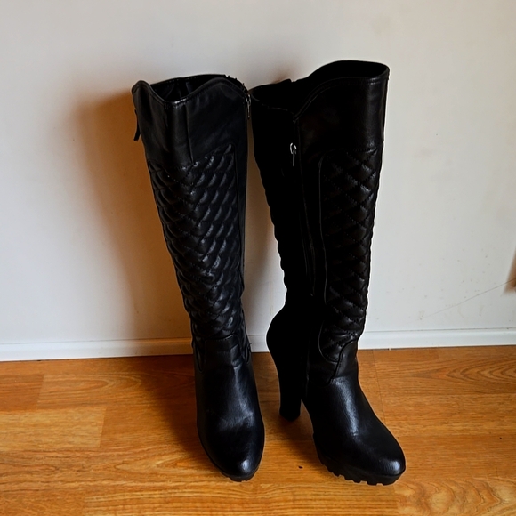 Black Calf quilted zip-up boots - Picture 2 of 5
